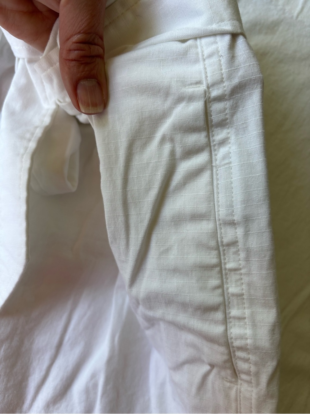 High-Waist Paperbag Tie-Waist Pants in White 12 - Picture 4 of 7